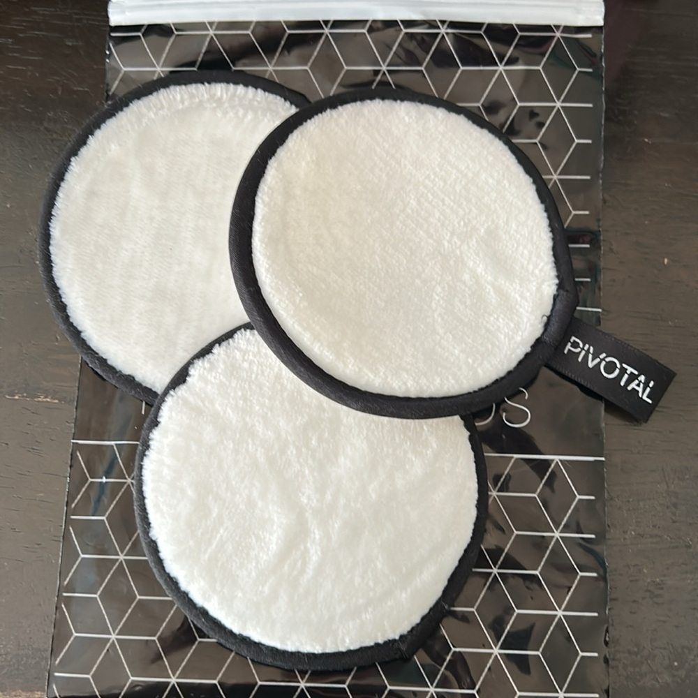 Pivotal Reusable Face Rounds - Picture 3 of 3